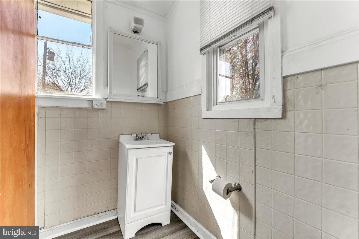 307 Taylor Avenue photo 11