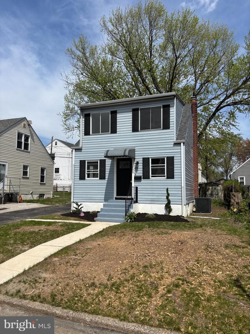 105 Mackenzie Avenue