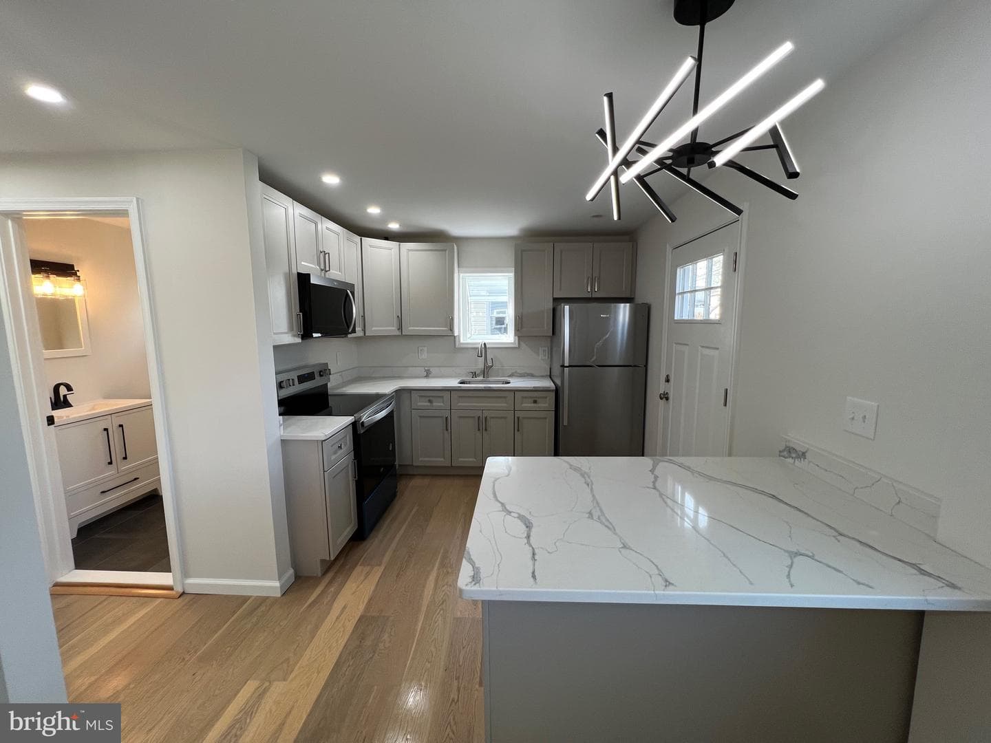 105 Mackenzie Avenue photo 10