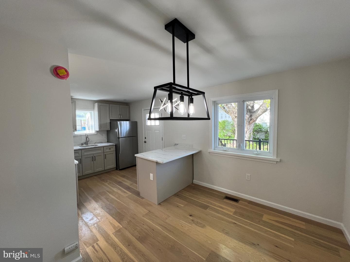 105 Mackenzie Avenue photo 11