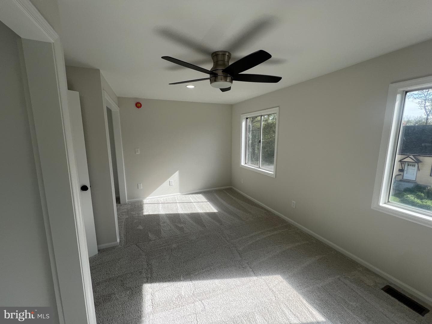 105 Mackenzie Avenue photo 17