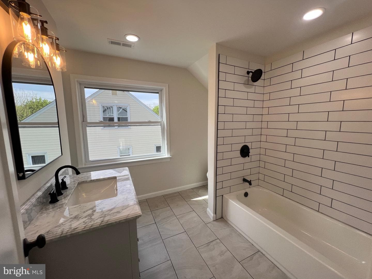105 Mackenzie Avenue photo 19