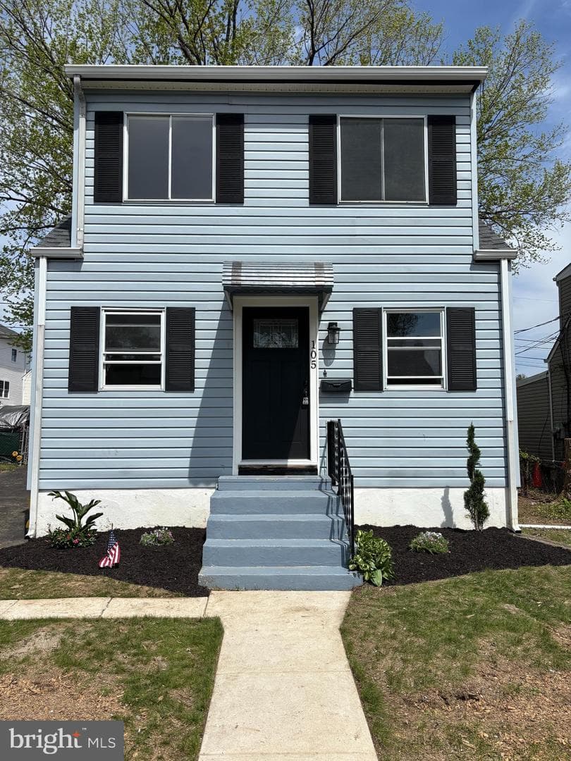 105 Mackenzie Avenue photo 2