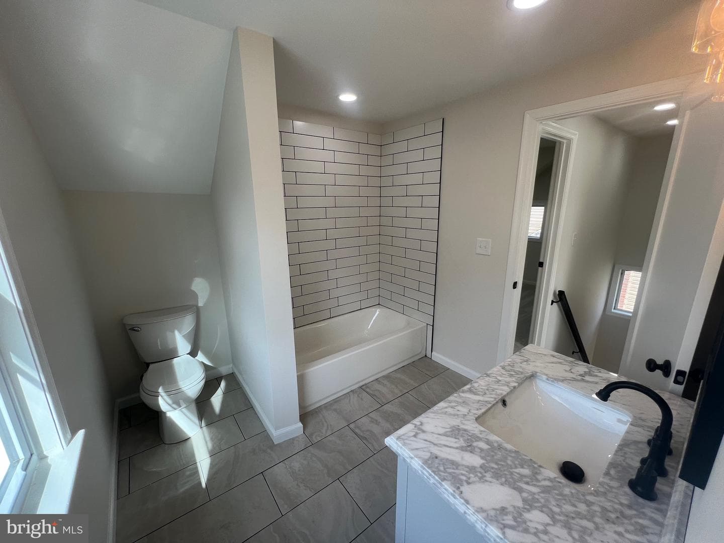 105 Mackenzie Avenue photo 20