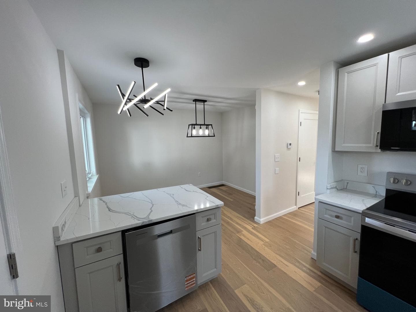 105 Mackenzie Avenue photo 9