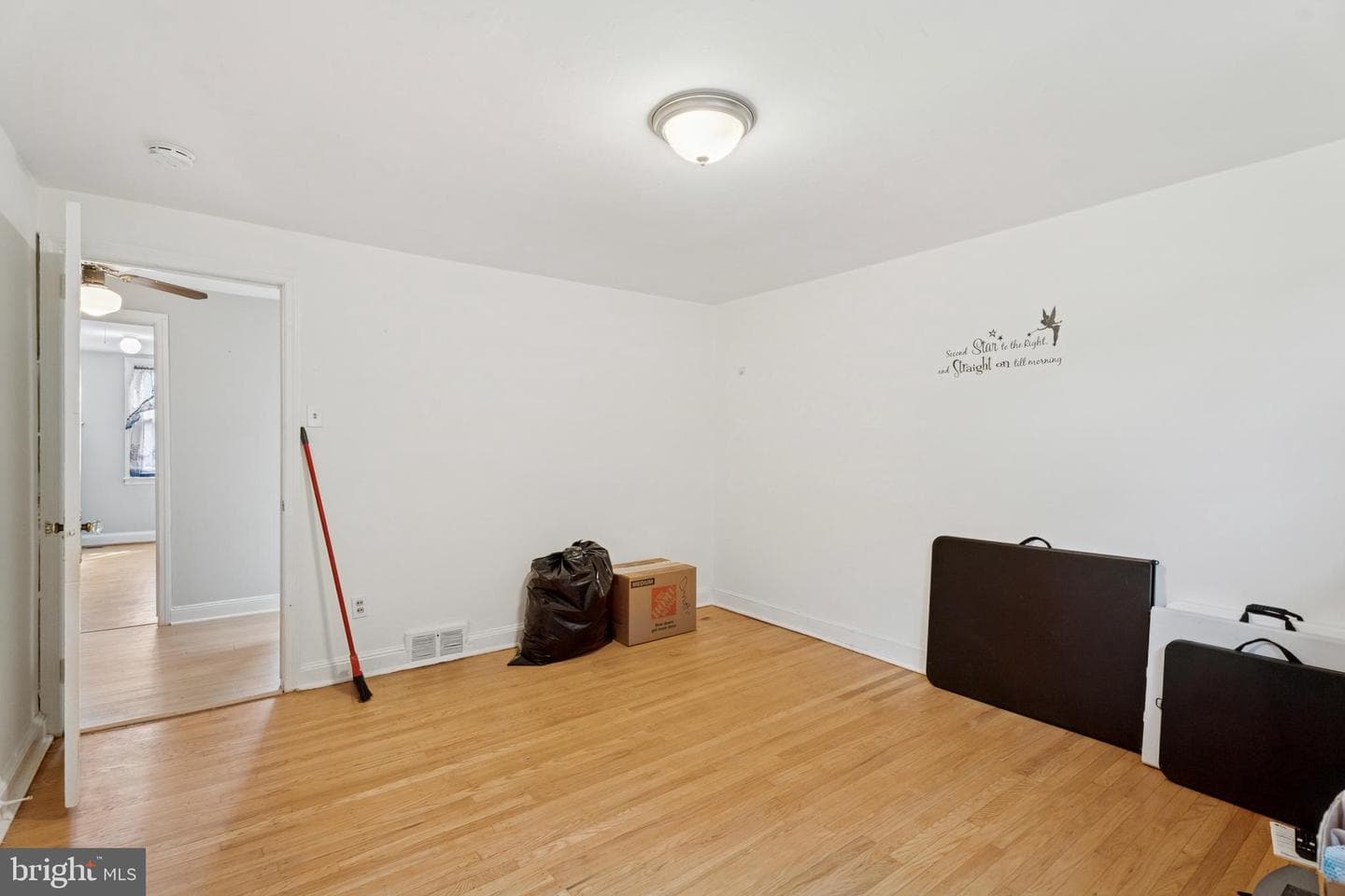 329 N Oak Avenue photo 11