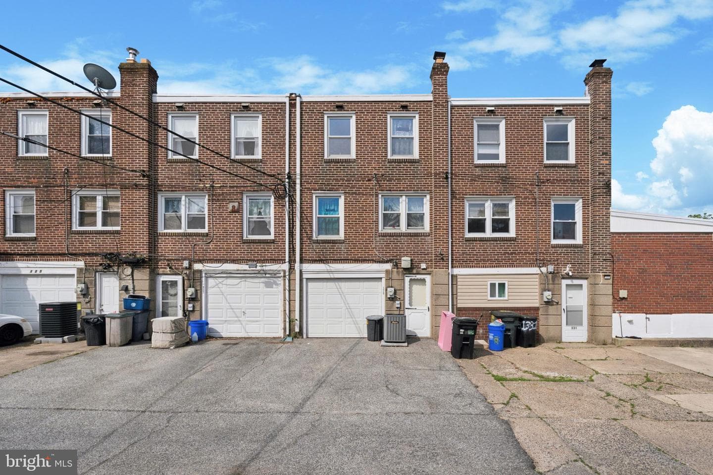 329 N Oak Avenue photo 16