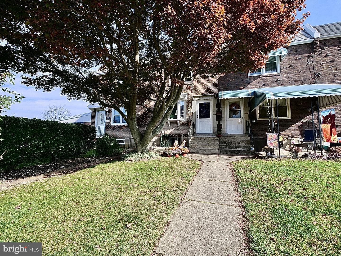329 N Oak Avenue photo 2