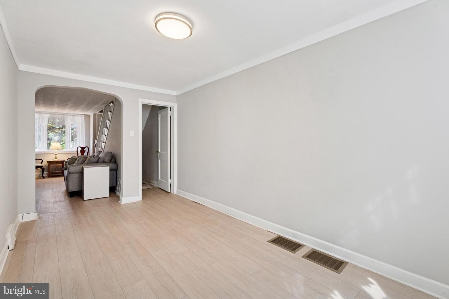329 N Oak Avenue photo 7