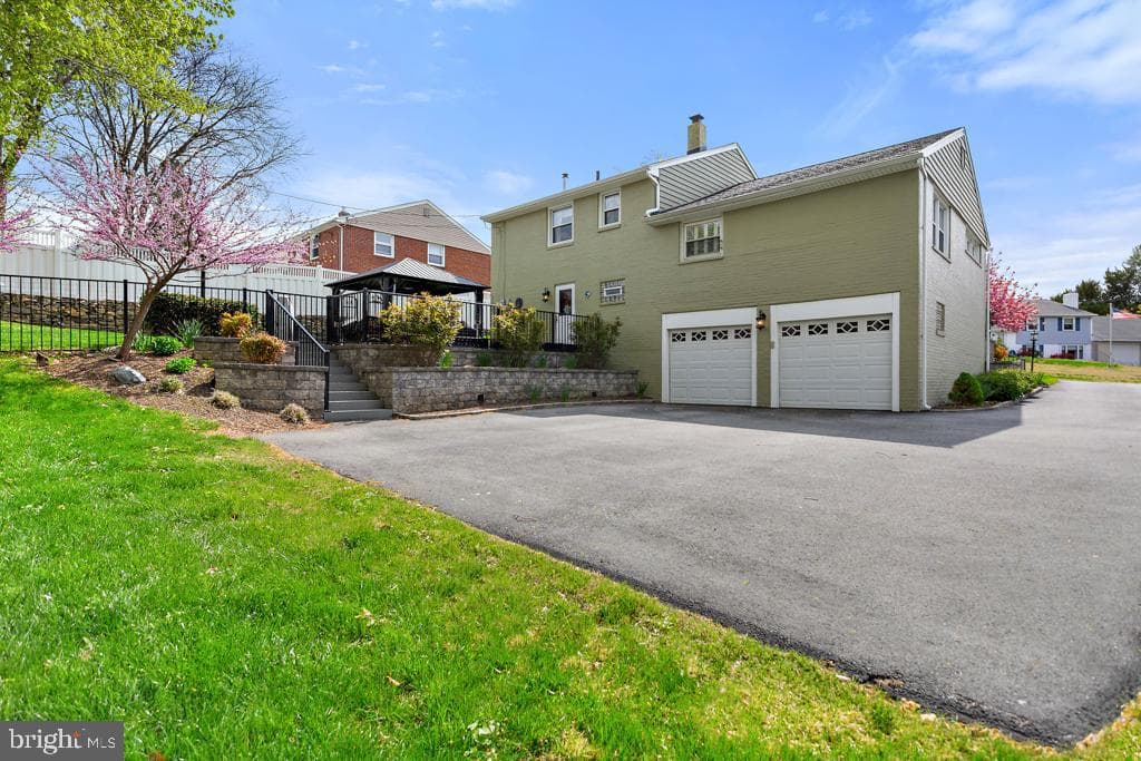 128 Locust Avenue photo 21
