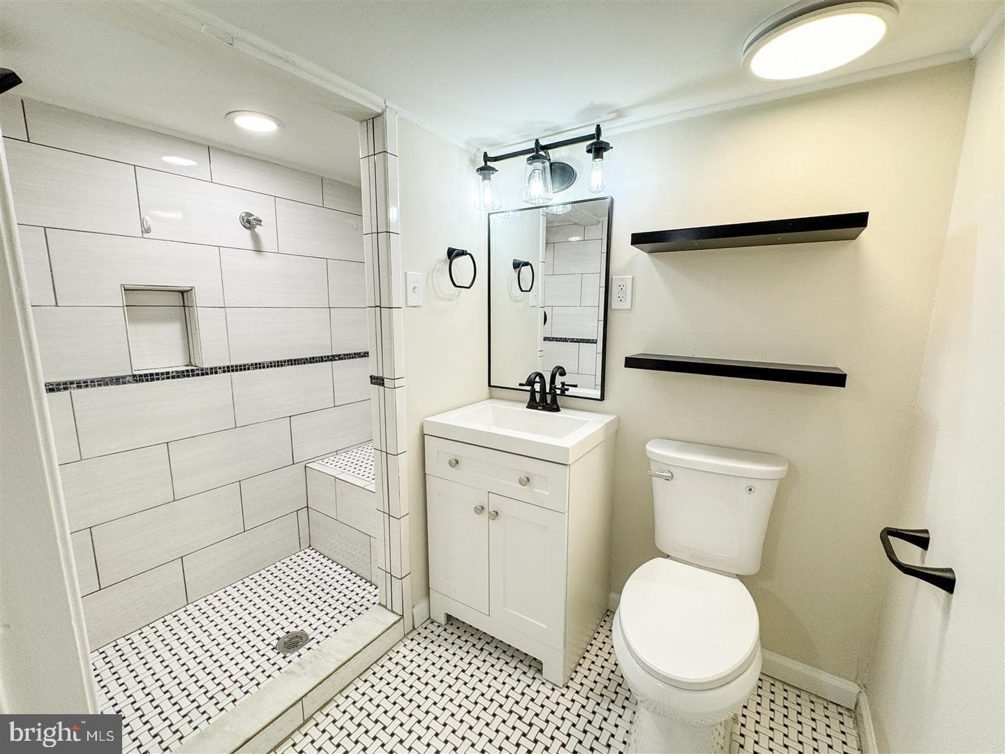 1815 Peach Street photo 32