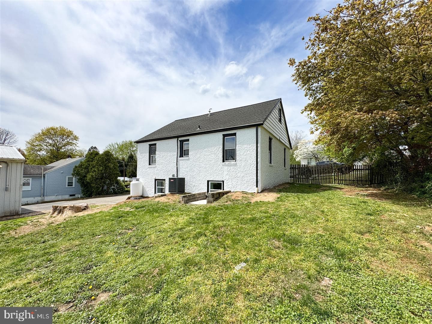 1815 Peach Street photo 40