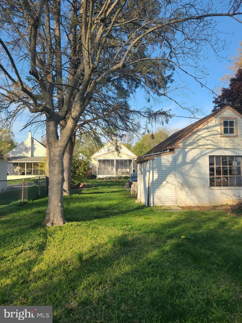 4912 Shepherd Street photo 9