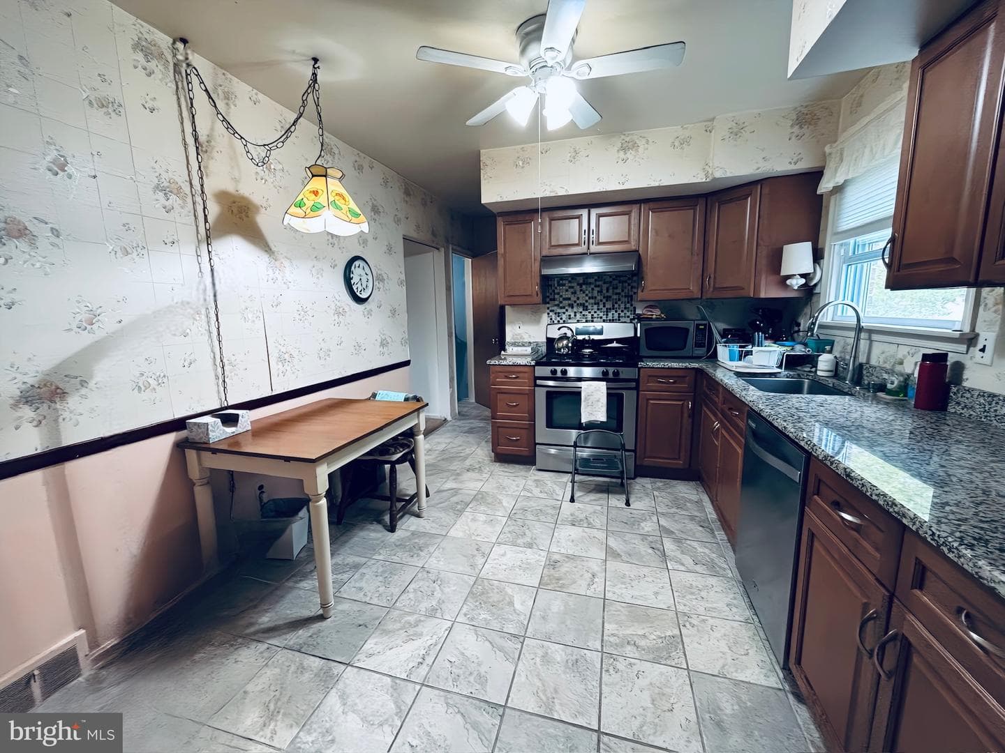202 Berkley Avenue photo 3