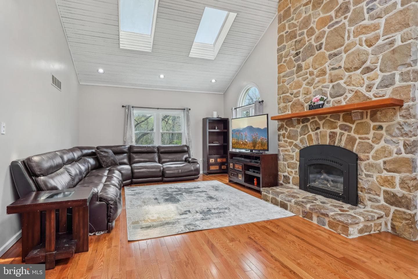 16 Springwater Lane photo 20