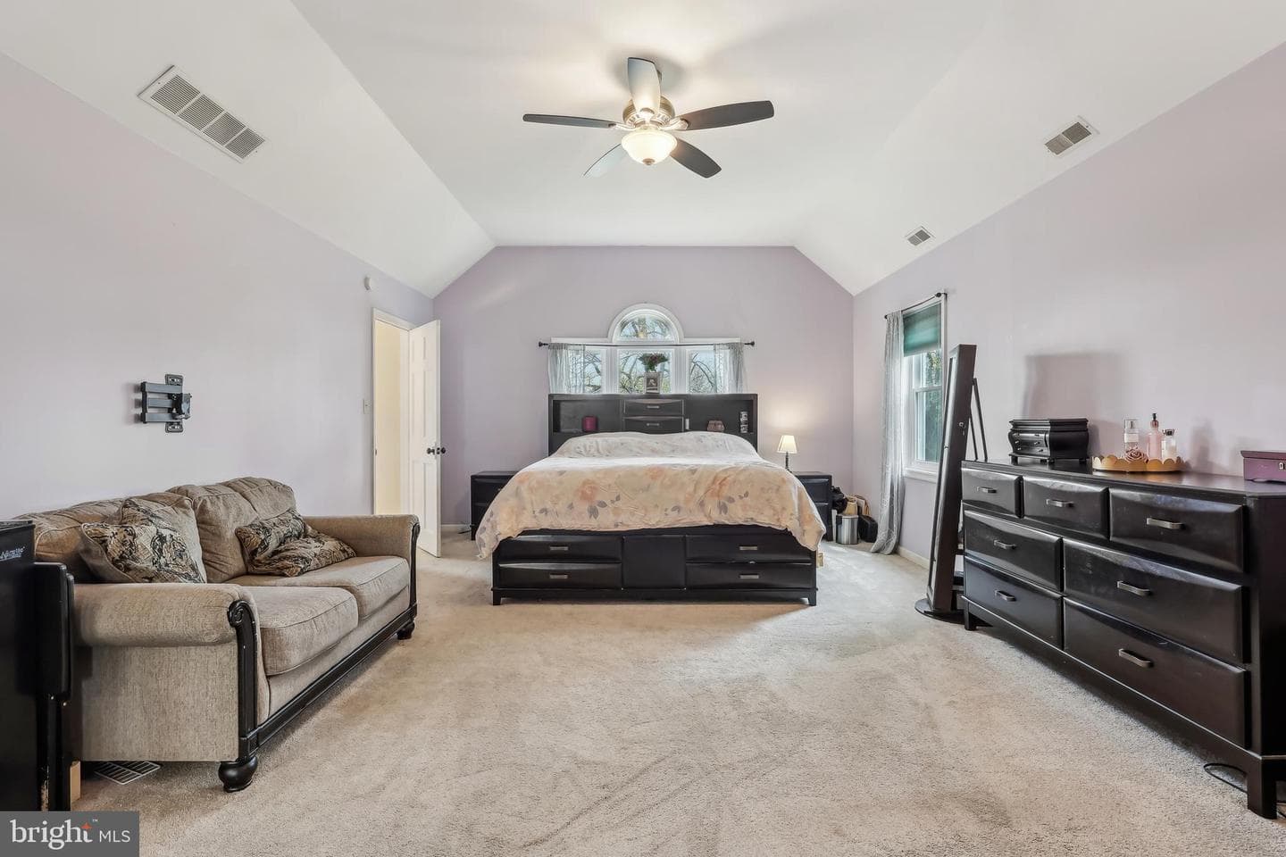 16 Springwater Lane photo 27