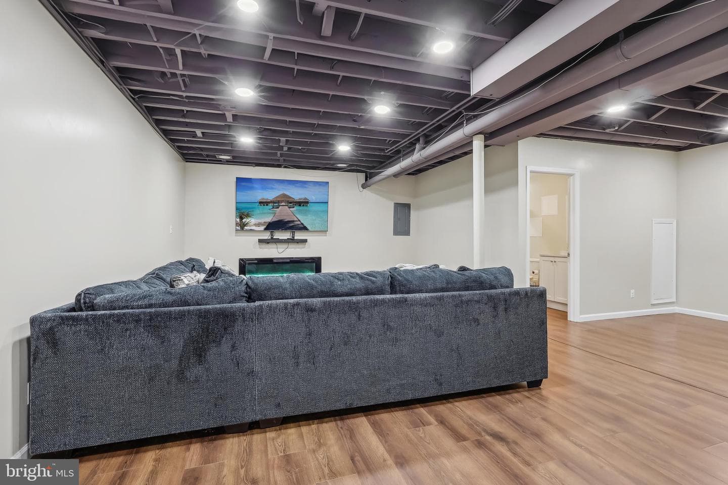 16 Springwater Lane photo 42