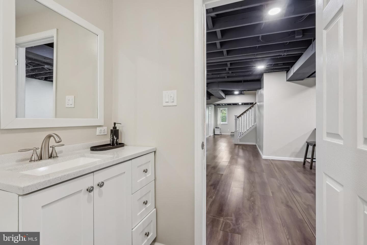16 Springwater Lane photo 44