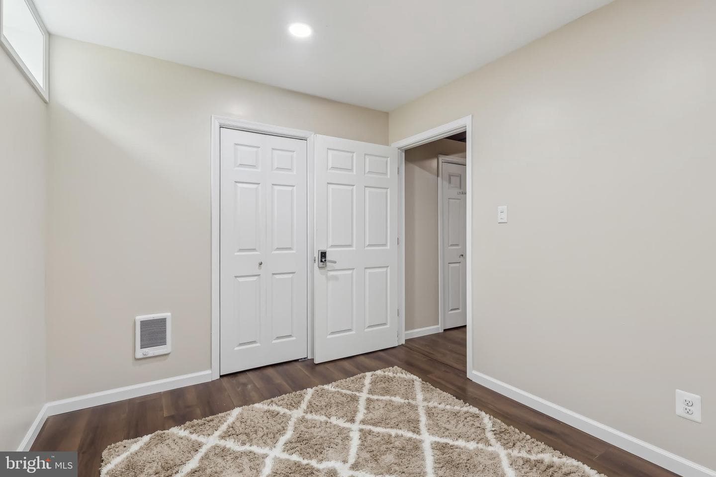 16 Springwater Lane photo 49