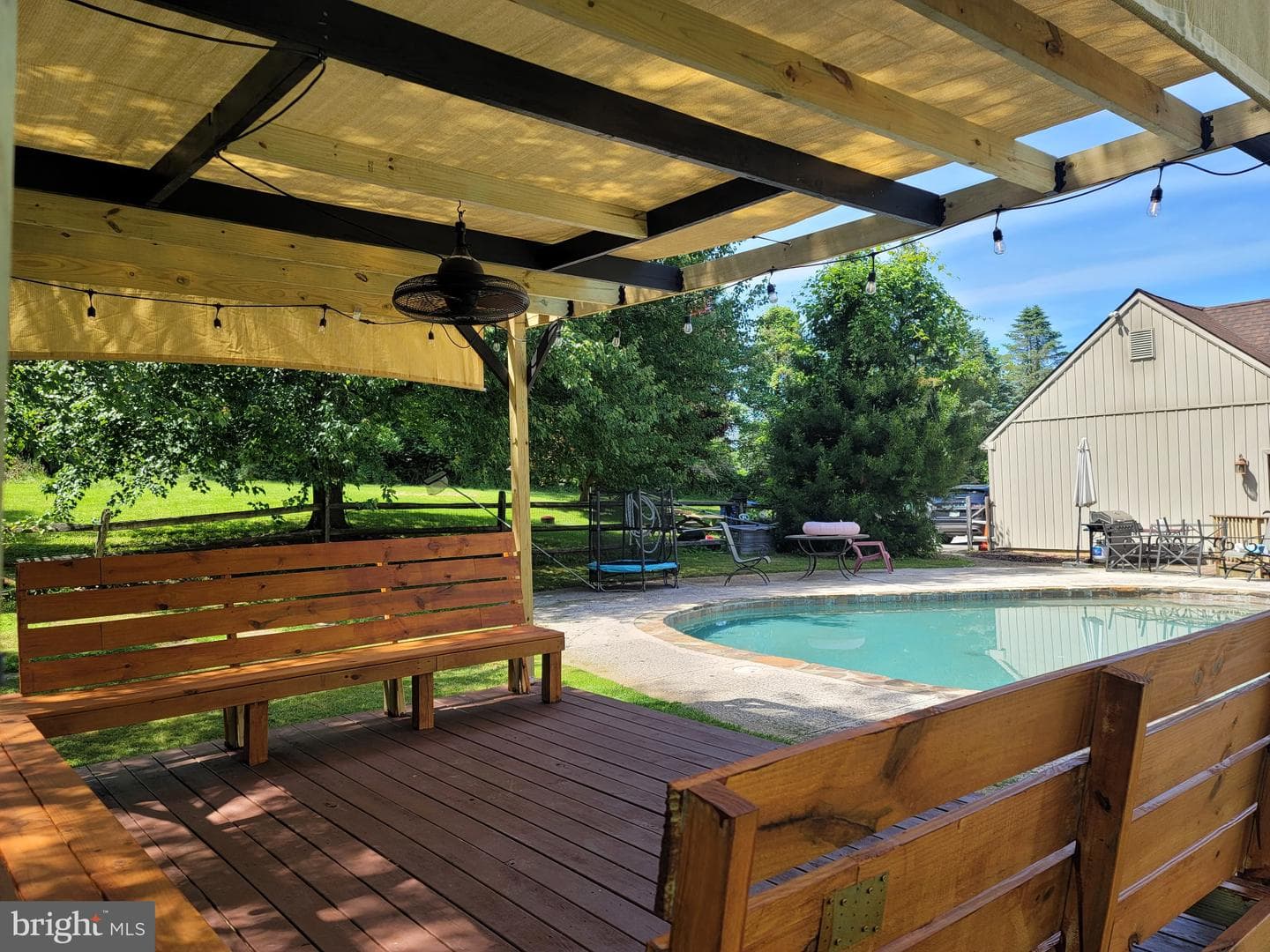 16 Springwater Lane photo 55