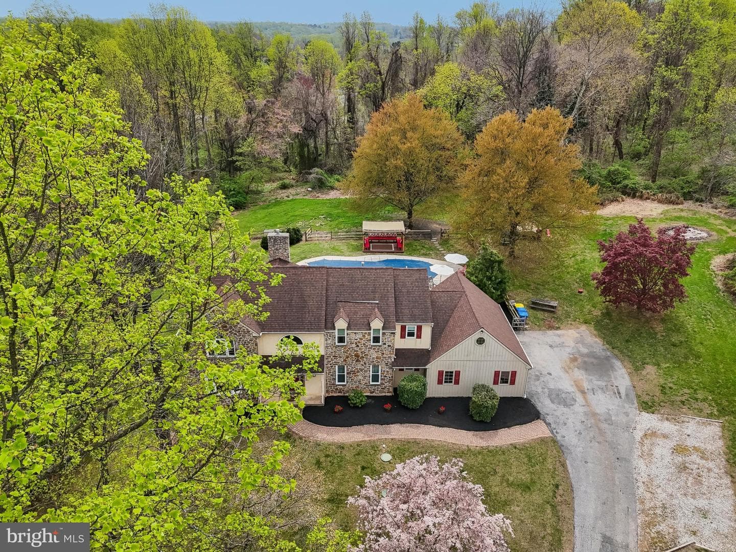 16 Springwater Lane photo 63