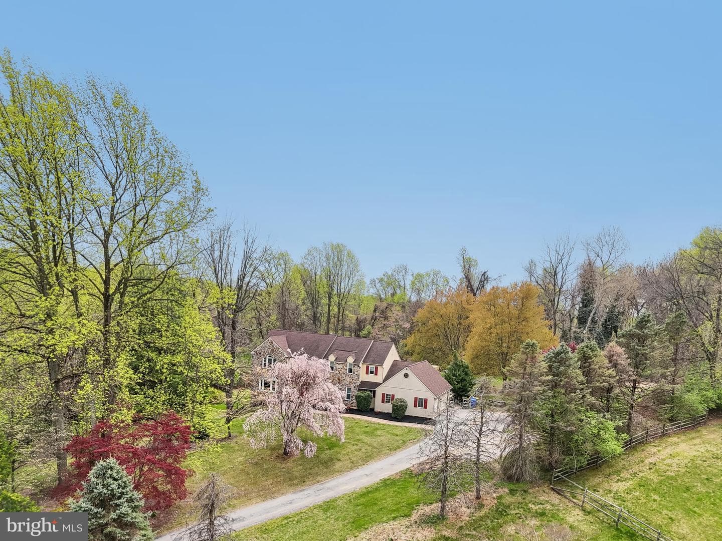 16 Springwater Lane photo 64