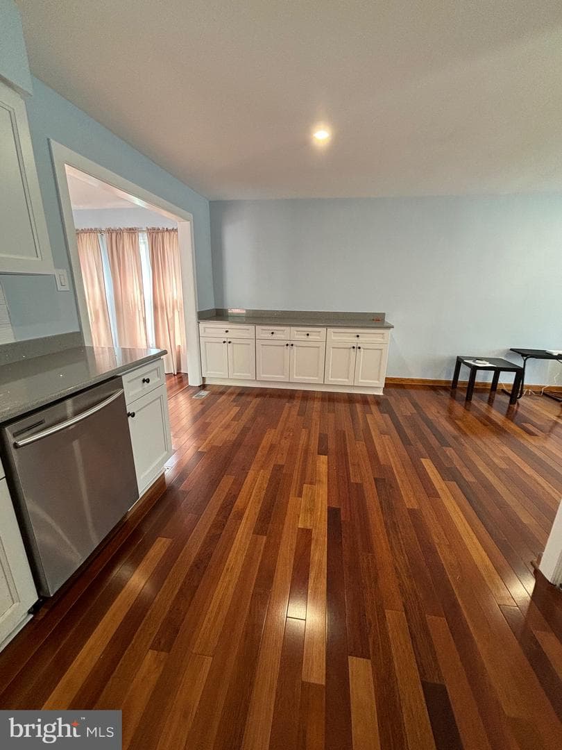 81 3rd Avenue photo 5