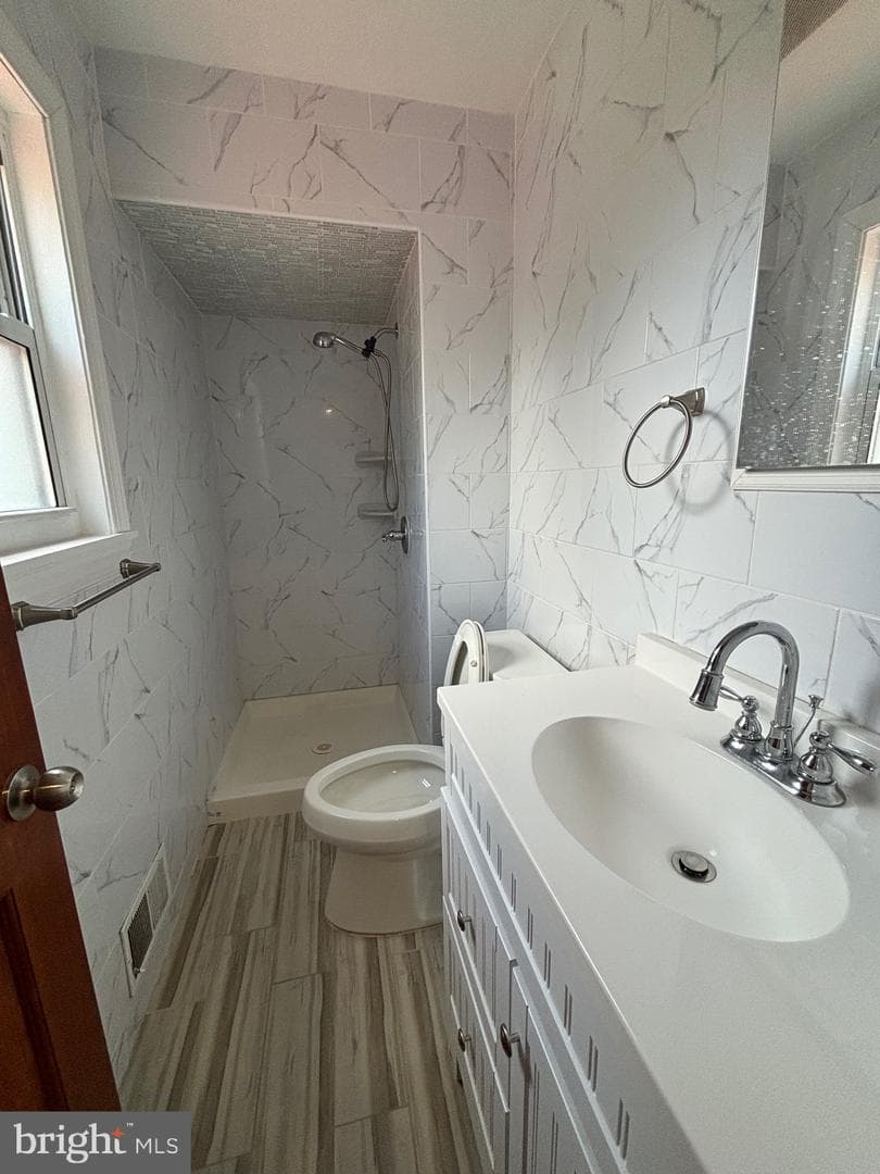 81 3rd Avenue photo 9