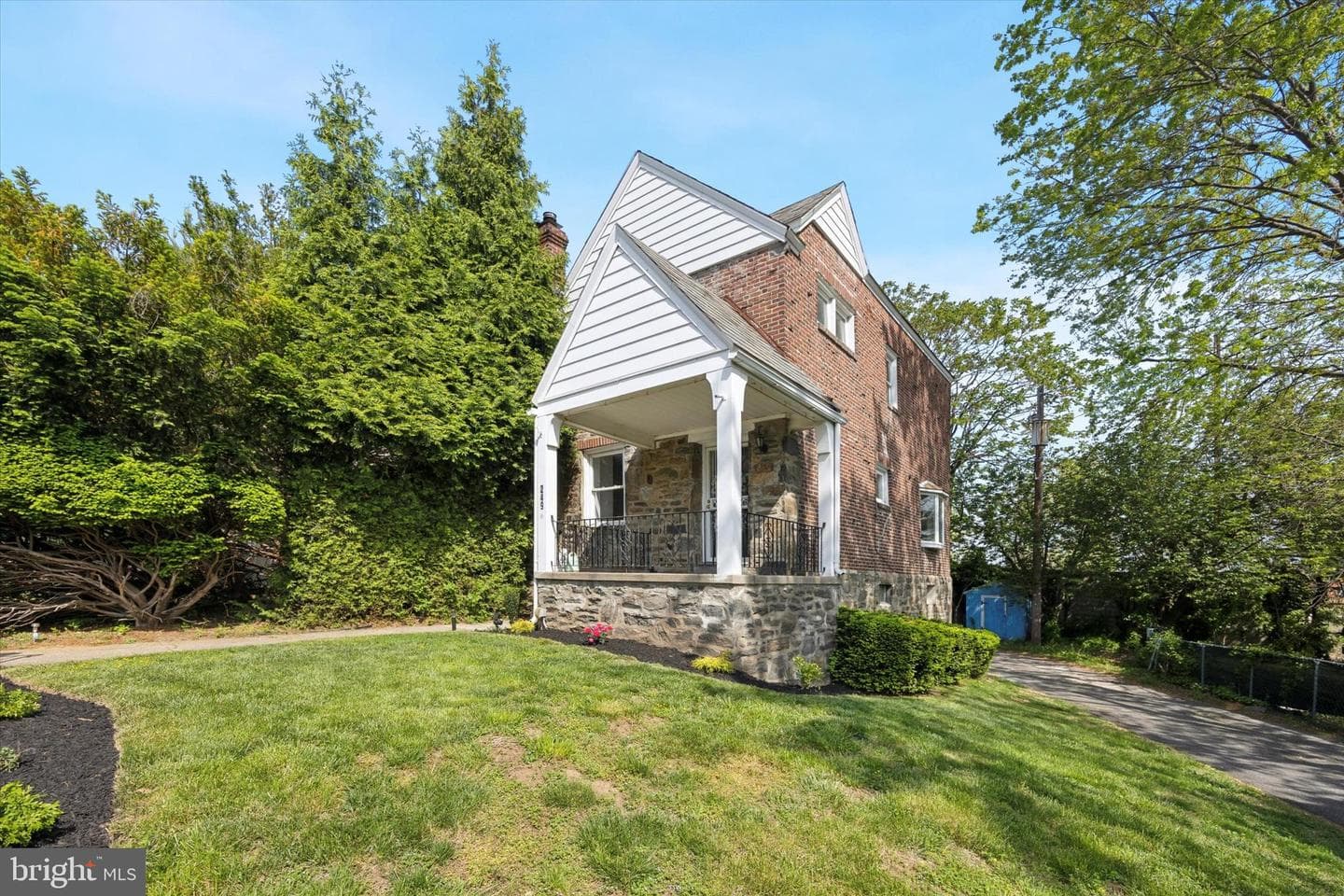 249 Le Carra Drive photo 2