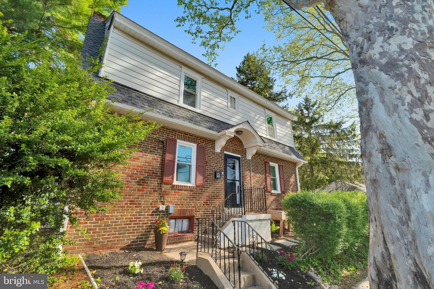 201 E Avon Road