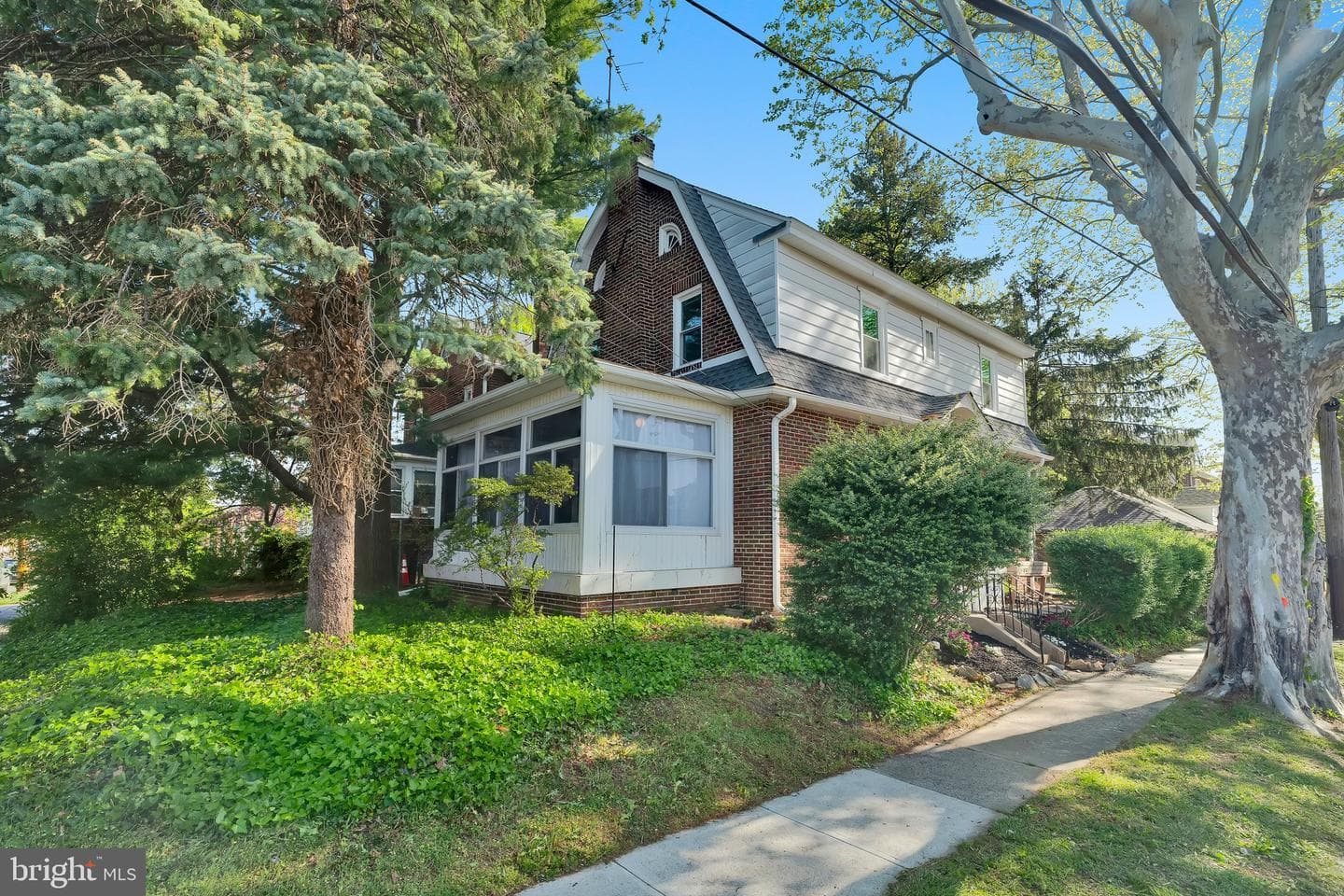 201 E Avon Road photo 2