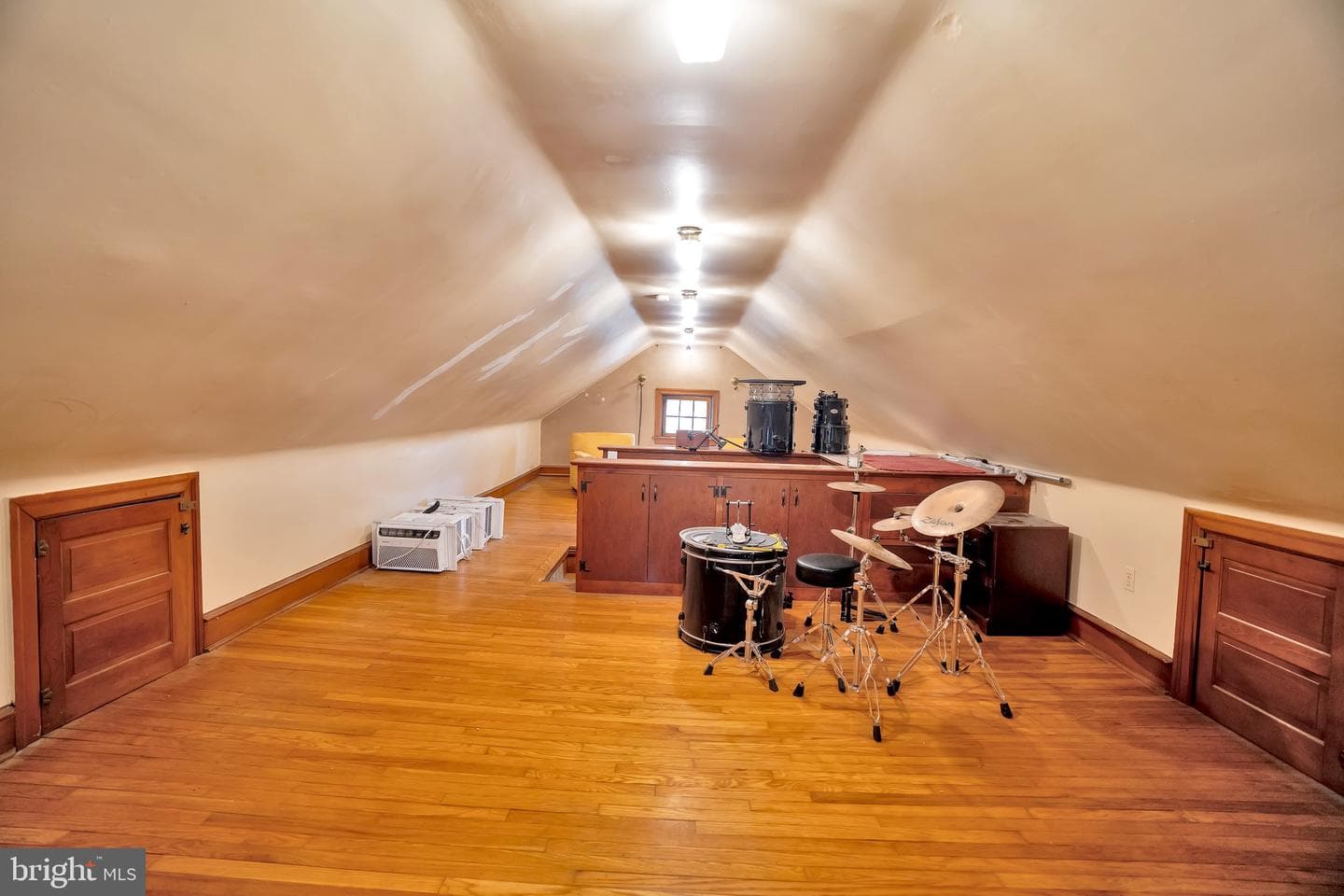 201 E Avon Road photo 20
