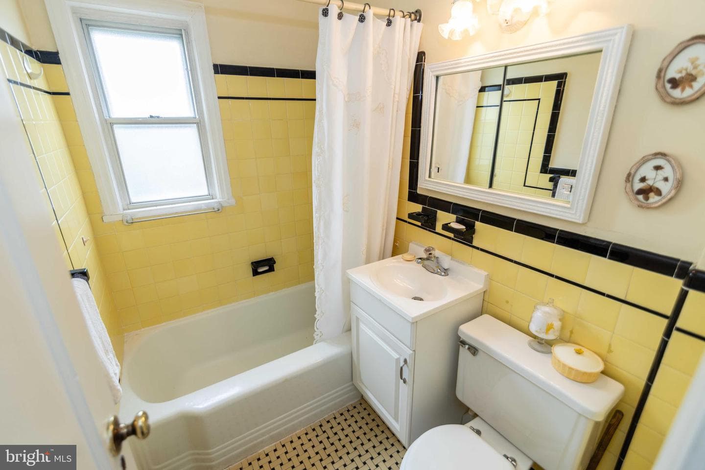 704 Hood Road photo 16