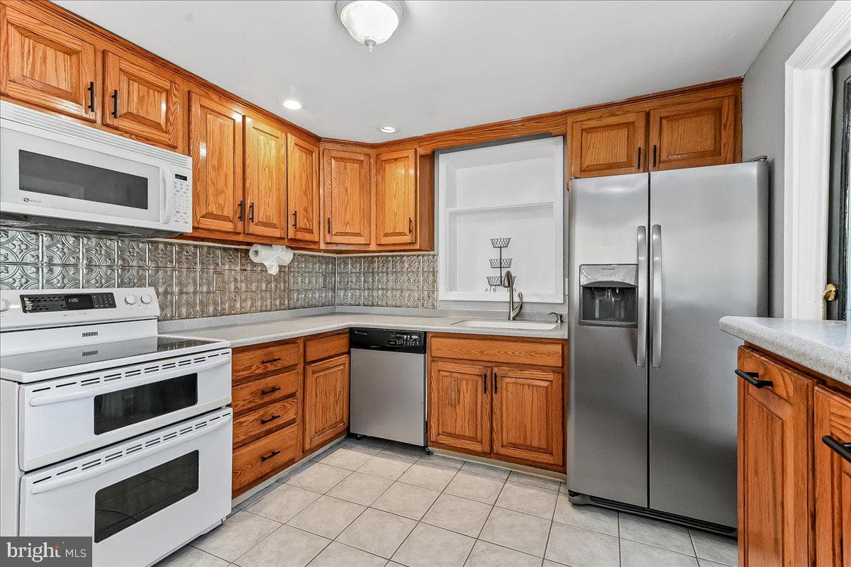 37 Bolling Circle photo 12