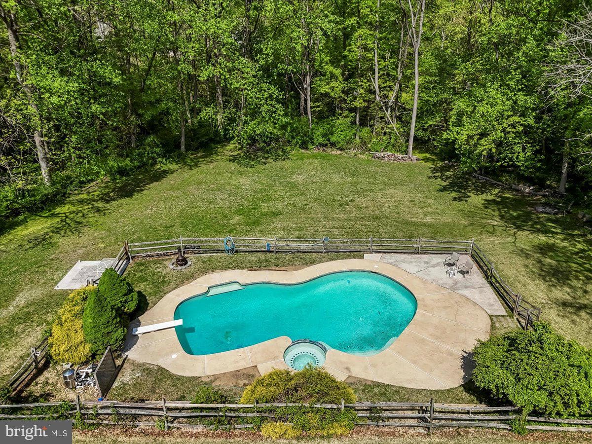 37 Bolling Circle photo 39