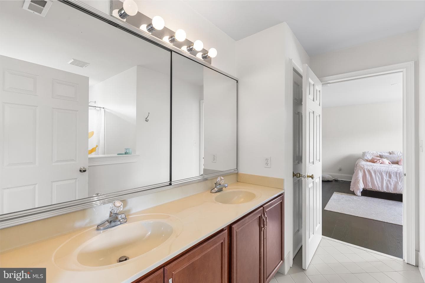 16 Hudson Way photo 35