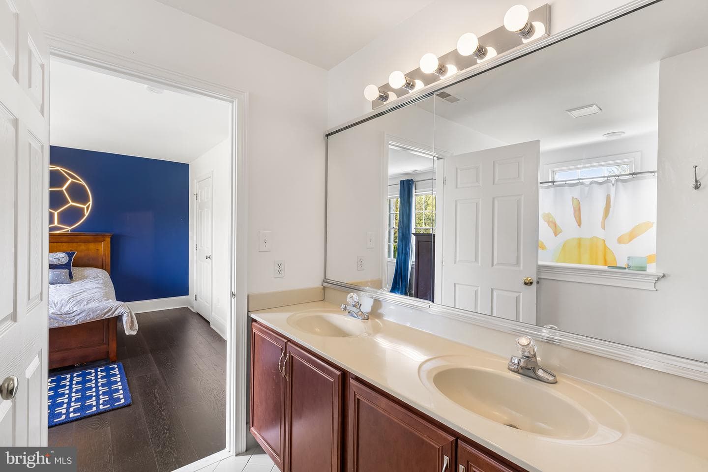 16 Hudson Way photo 37