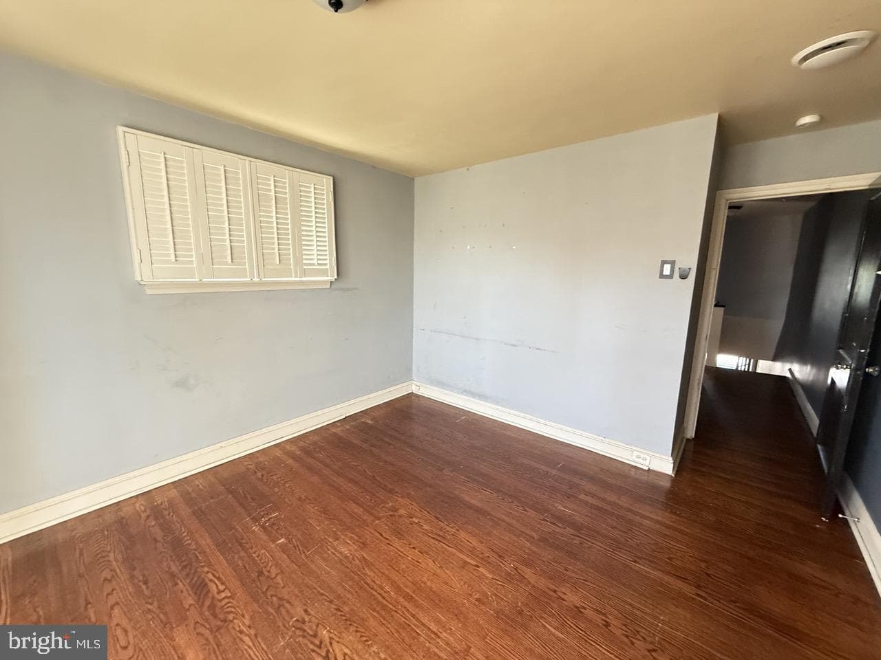 907 Darby Road photo 17