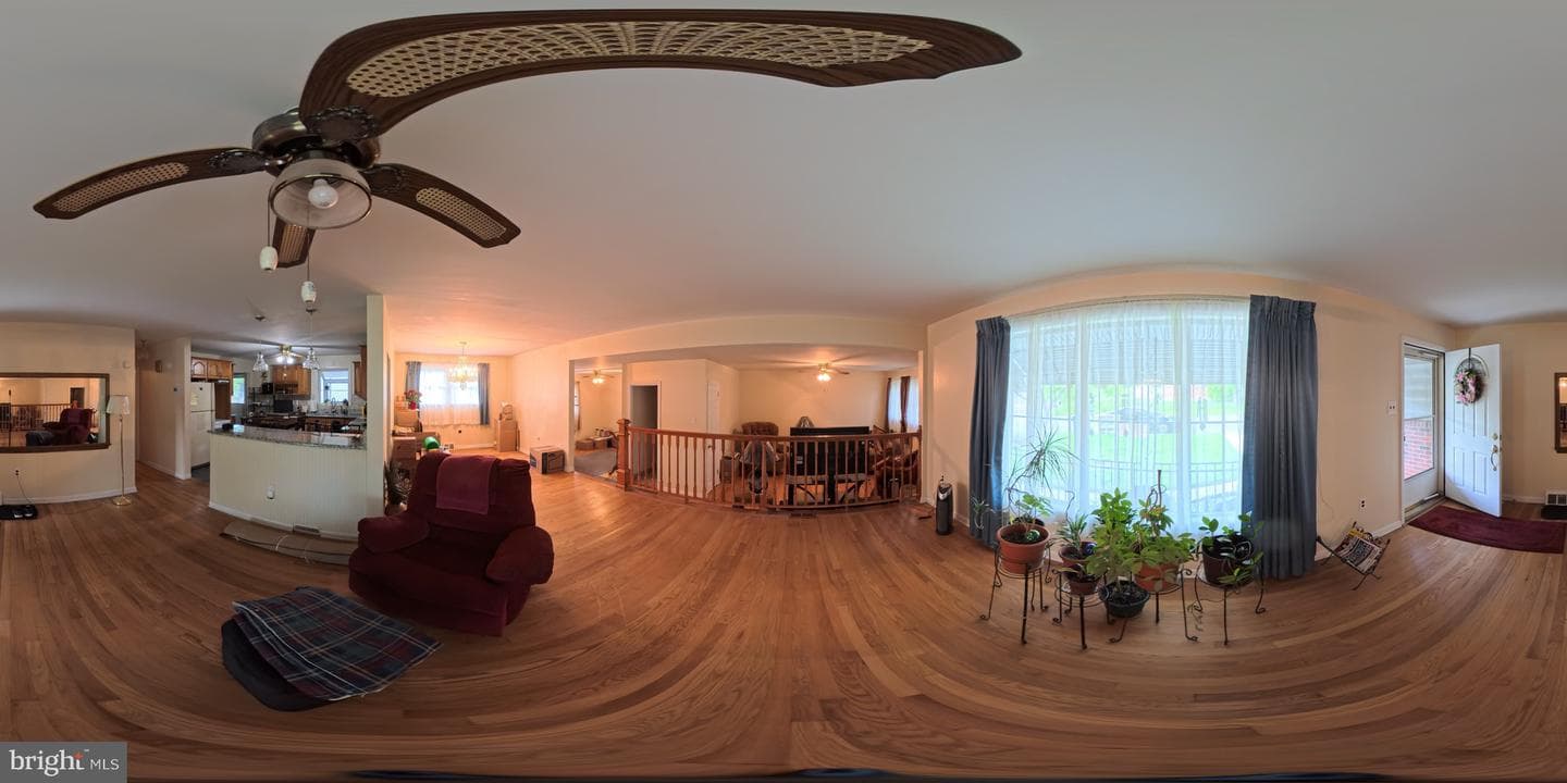 1004 Yarnall Street photo 2