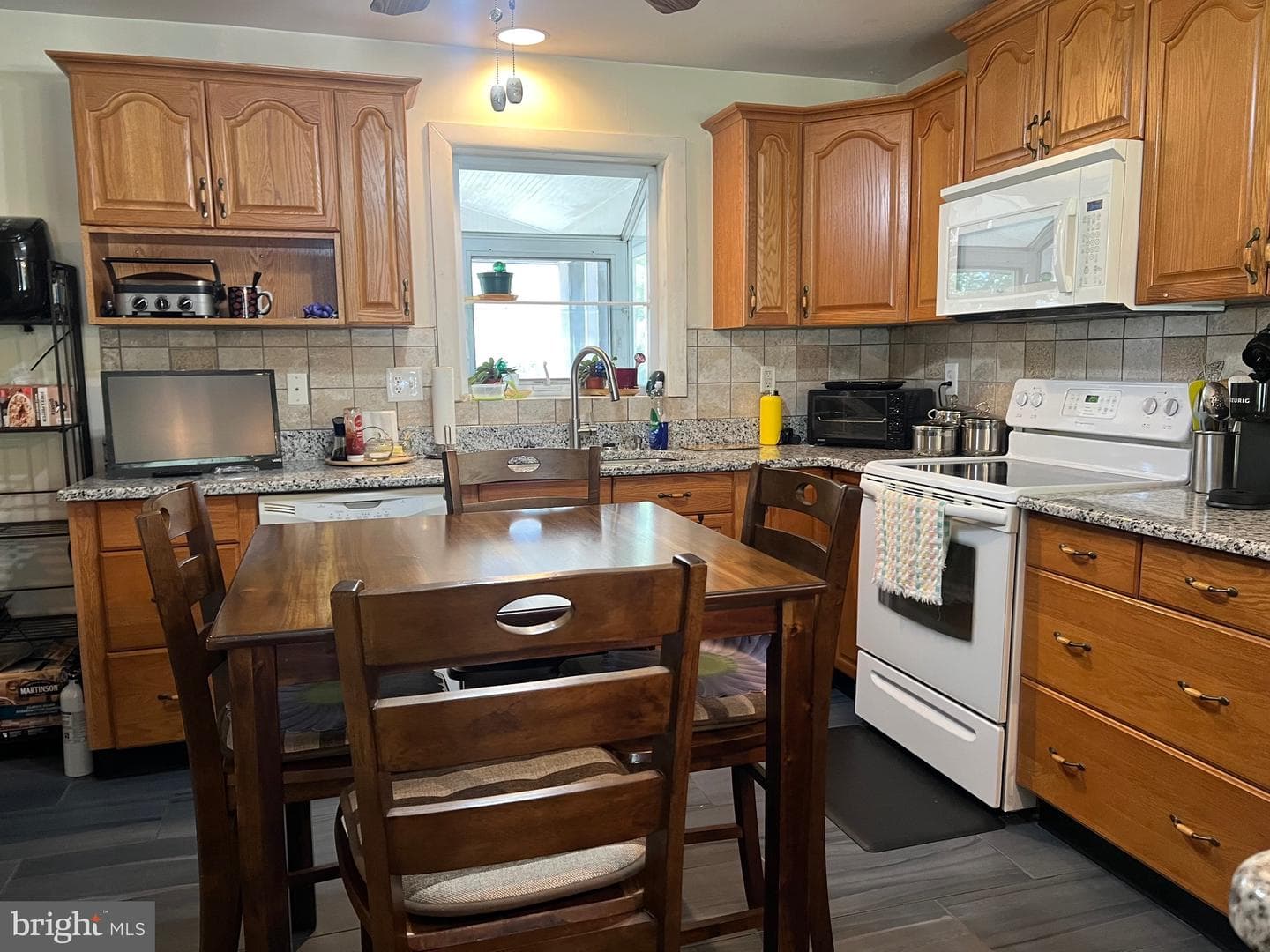 1004 Yarnall Street photo 3
