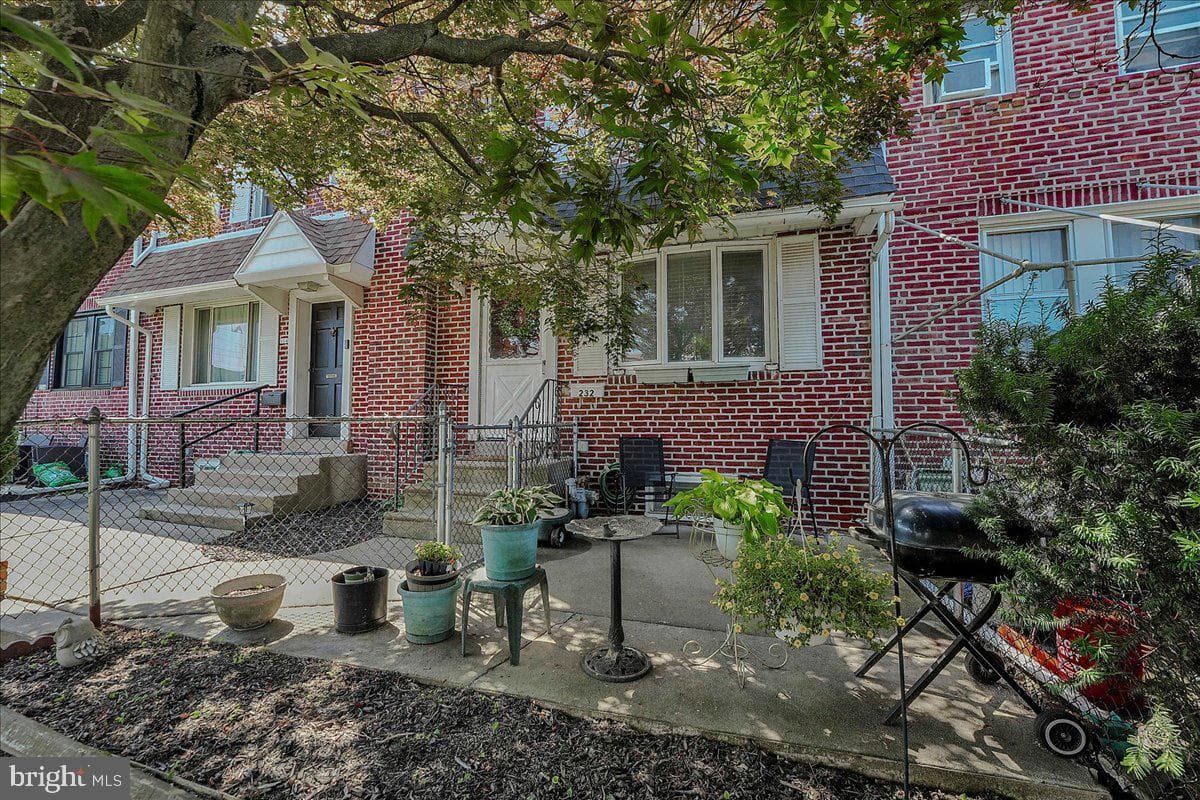 232 E Greenwood Avenue photo 1