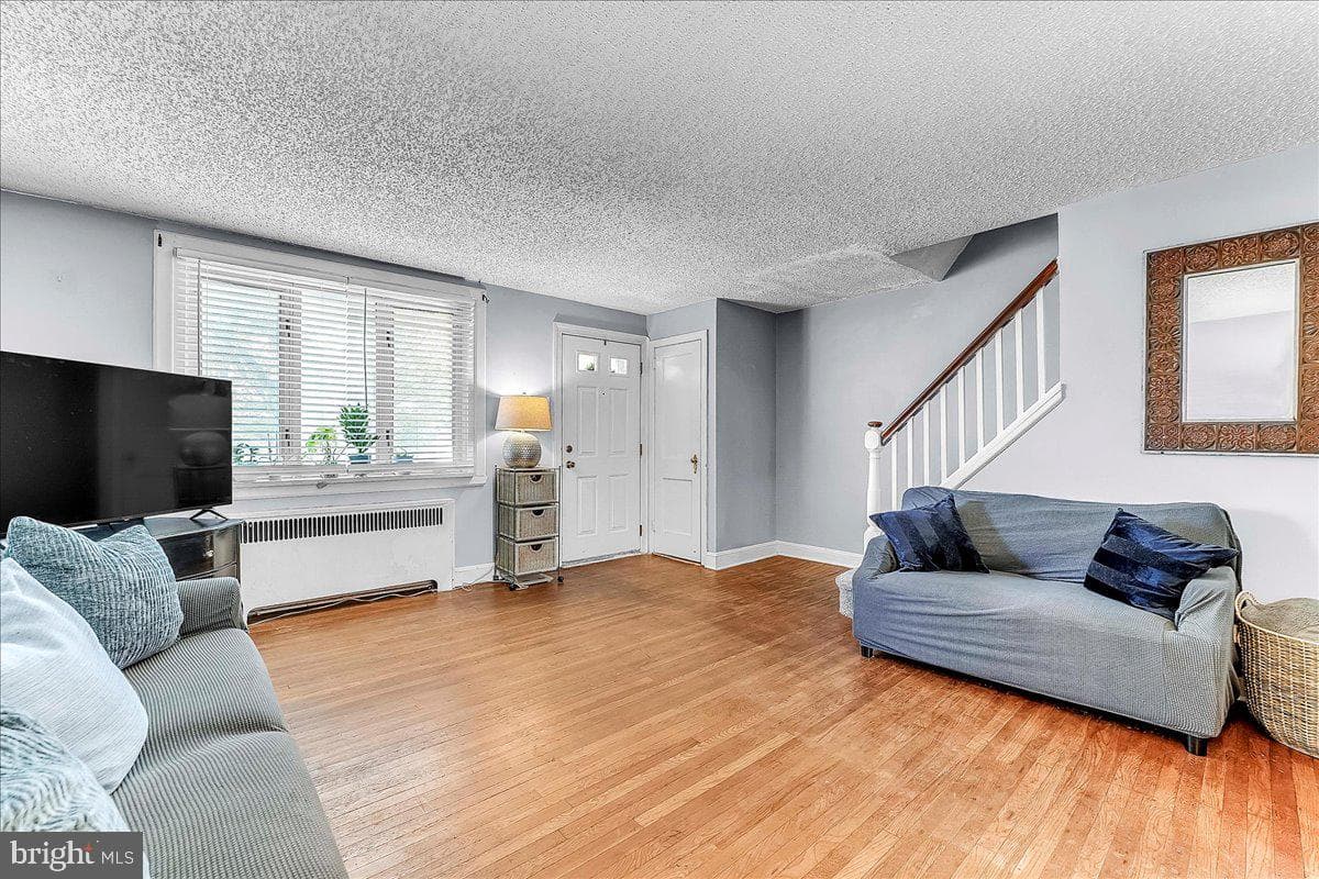 232 E Greenwood Avenue photo 4