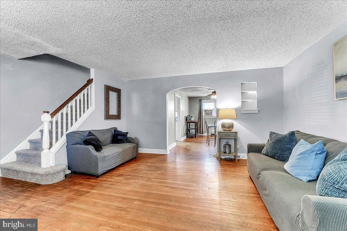 232 E Greenwood Avenue photo 5