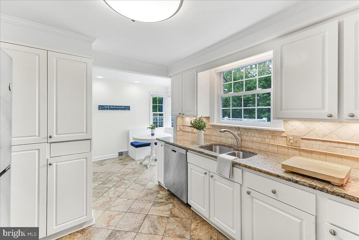 1013 Crest Road photo 11