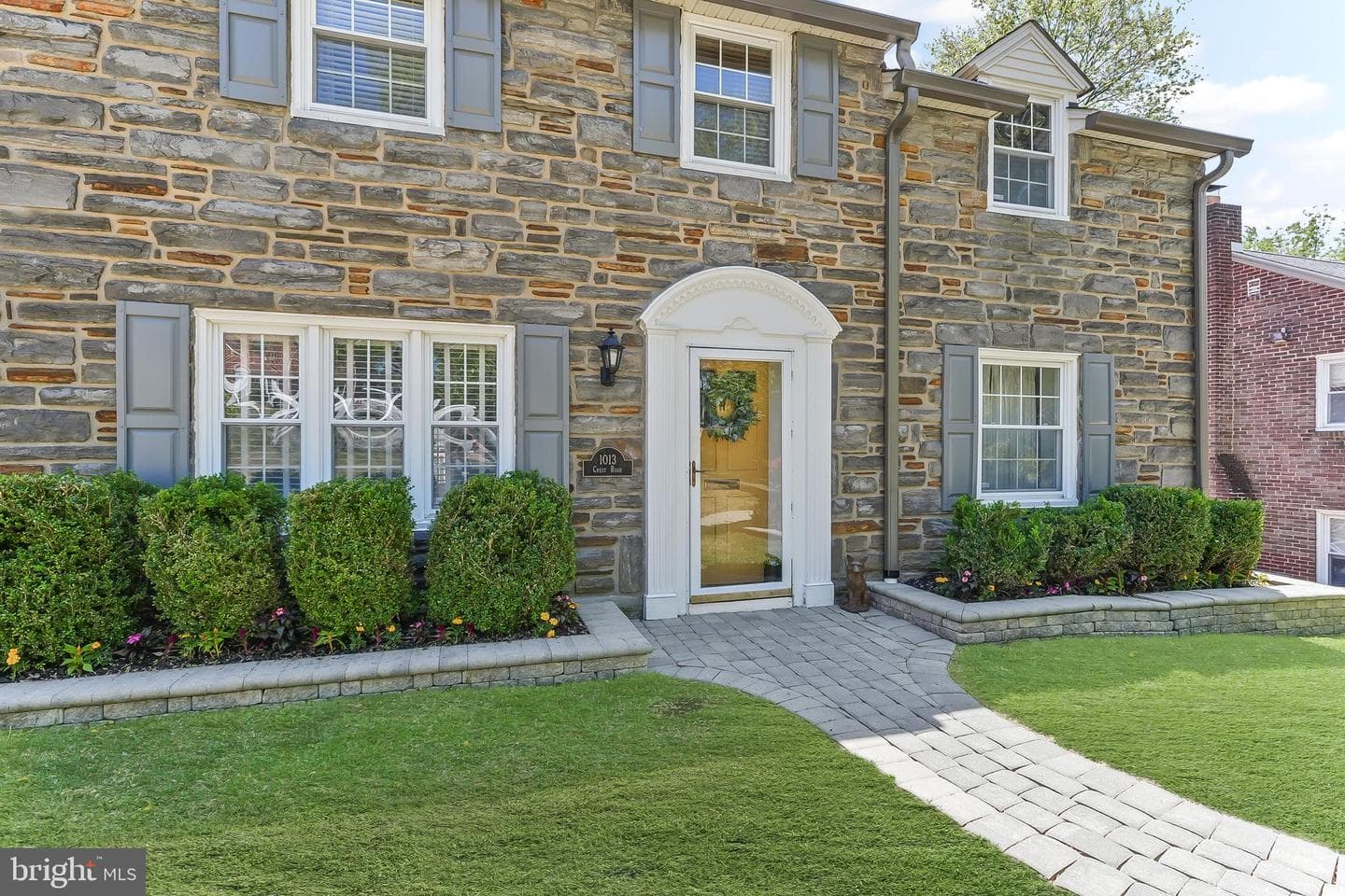 1013 Crest Road photo 4