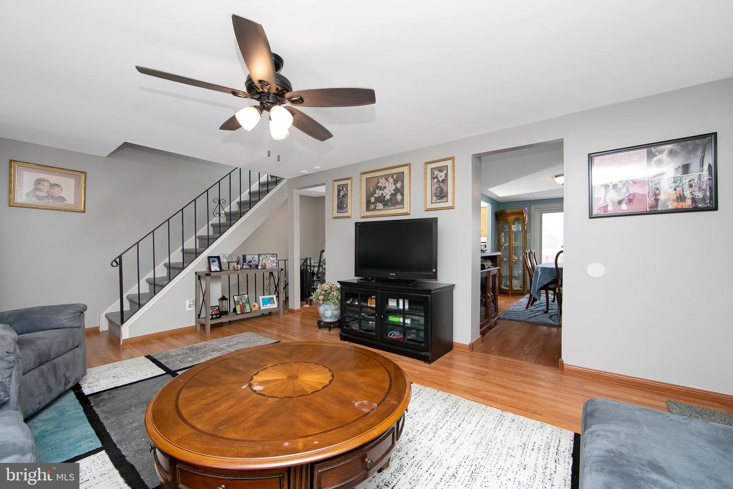 30 Colonial Circle photo 11