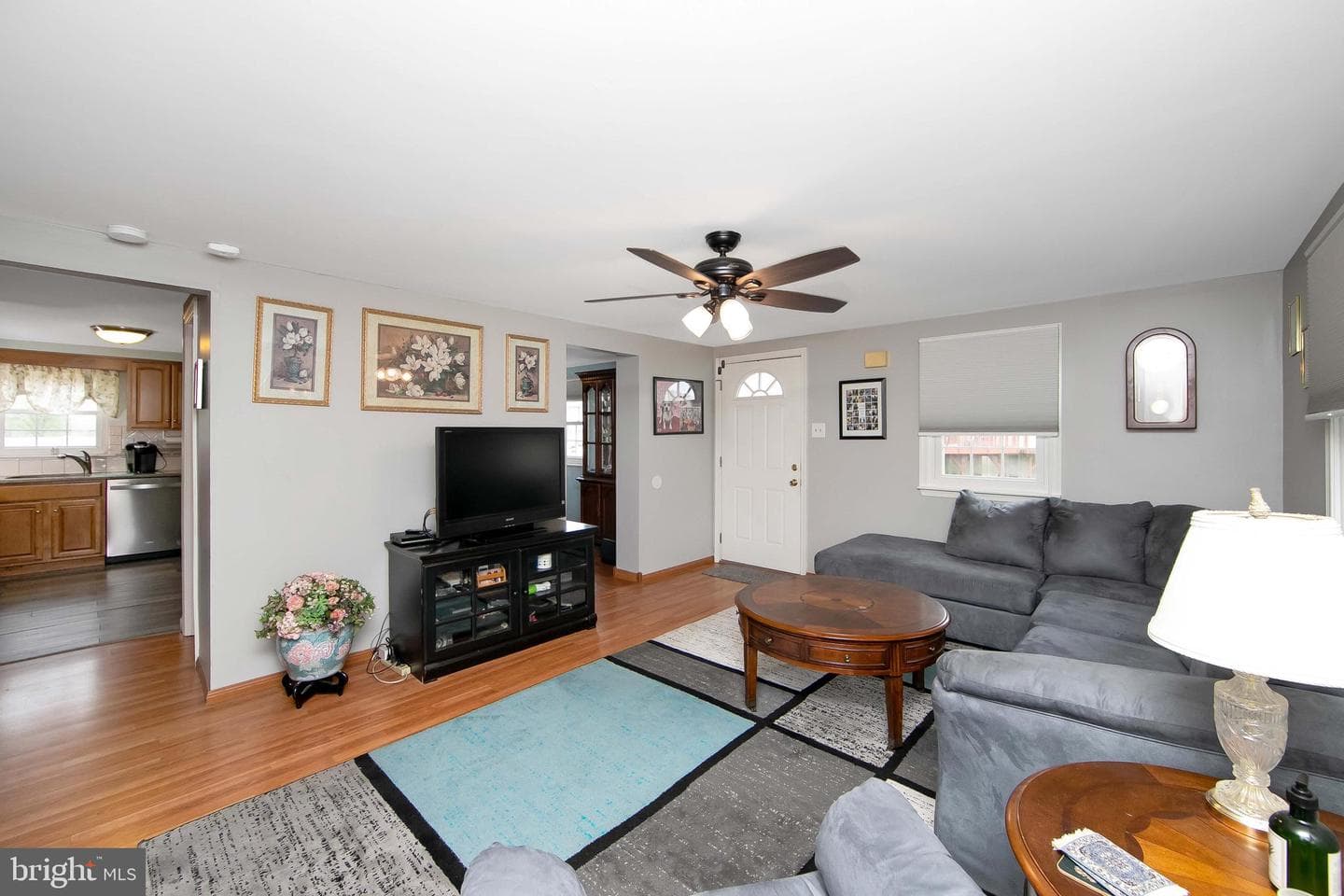 30 Colonial Circle photo 12