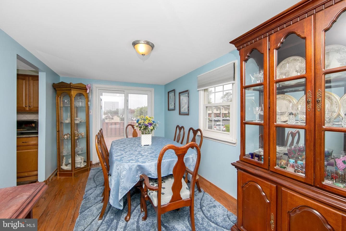 30 Colonial Circle photo 16