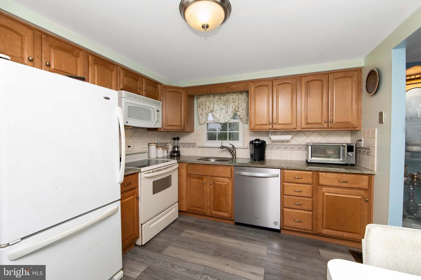 30 Colonial Circle photo 20
