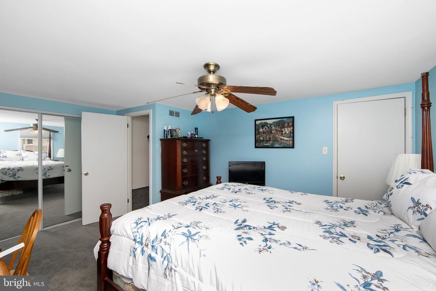 30 Colonial Circle photo 29